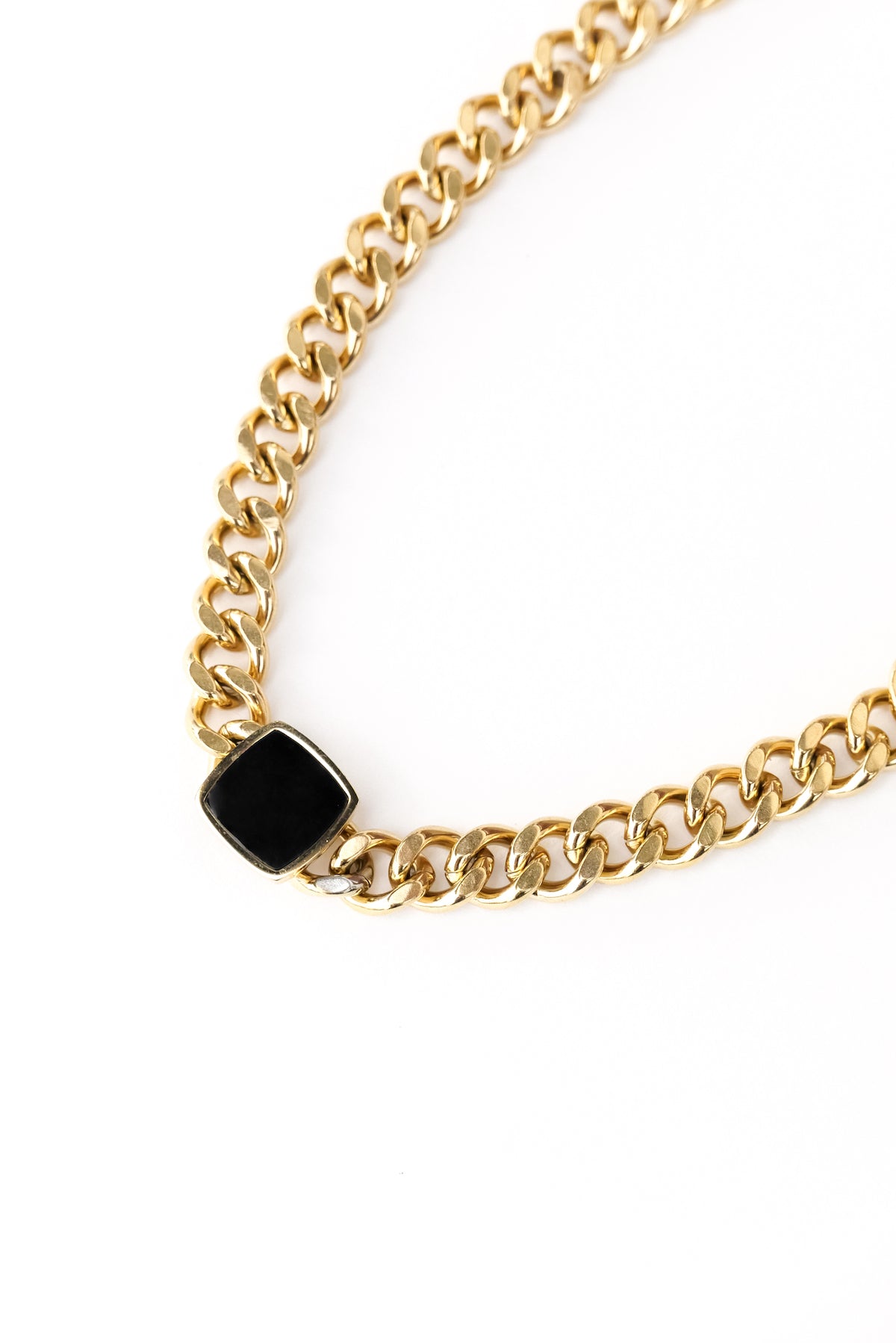 Zoomed in view of Gold Onyx Necklace